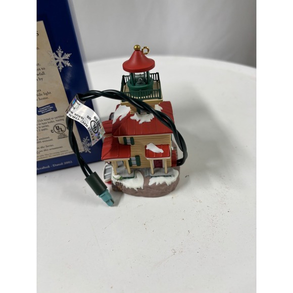 2002 Hallmark Keepsake Ornament "Lighthouse Greetings" 6th in series - Picture 4 of 4